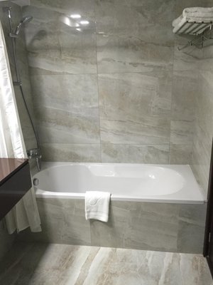 Hotel LIVADHIOTIS CITY HOTEL wakacje
