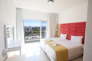 1 Bedroom Standard Apartment (Balcony)