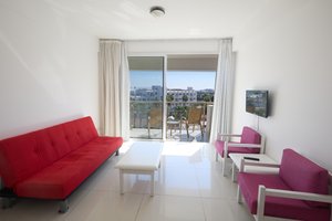 1 Bedroom Standard Apartment (Balcony)