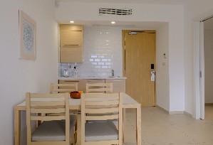 One Bed. Suite Inl. View