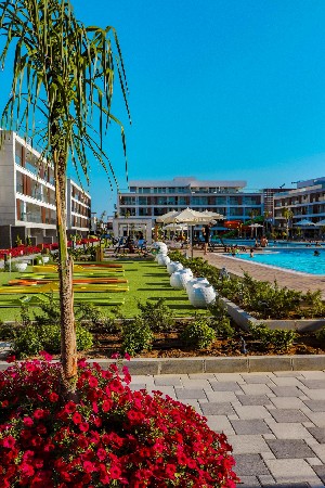 Hotel COURTYARD HOLIDAY RESORT / HOLIDAY HOMES wakacje