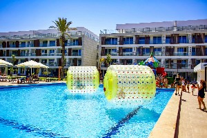 Hotel COURTYARD HOLIDAY RESORT / HOLIDAY HOMES wakacje