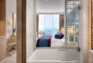 Deluxe sea view single