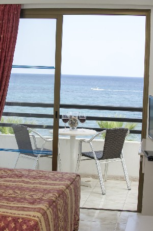 SEA VIEW ROOM
