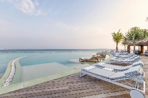 Hotel HURAWALHI wakacje