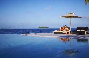 Hotel KOMANDOO ISLAND RESORT & SPA wakacje