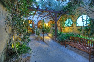 Hotel CORNUCOPIA wakacje