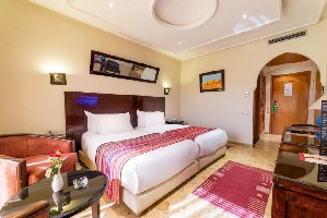 Hotel LES TROIS PALMIERS wakacje