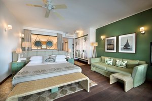 Elegantly cosy furnished room