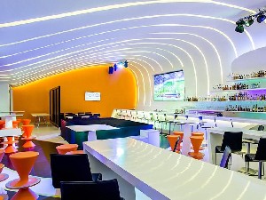 Restaurant/bars