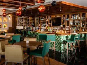 bar