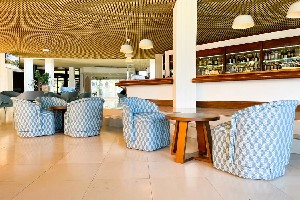 lobby bar