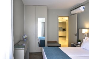 2 Bedroom Premium Apartment (CityView, Balcony)