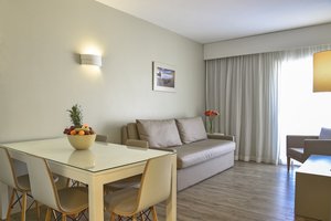 2 Bedroom Premium Apartment (CityView, Balcony)