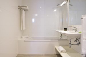 1 Bedroom Premium Apartment (Balcony)
