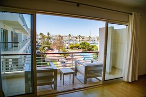 3BedroomStandardApartmentMarinaorPool View,Balcony