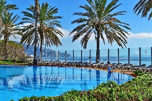 basen z widokiem na ocean