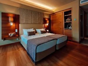 Hotel THE VIEWS BAIA wakacje