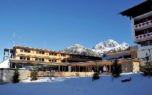 Hotel FALKENSTEINER FAMILIENHOTEL SONNENALPE  SE SKIPASEM wakacje