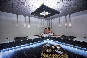 Hotel FALKENSTEINER FAMILIENHOTEL SONNENALPE  SE SKIPASEM wakacje