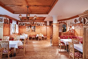 Hotel DAS ALPENHAUS KAPRUN wakacje