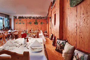 Hotel DAS ALPENHAUS KAPRUN wakacje