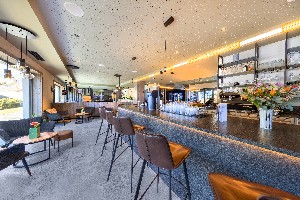 Hotel PEOPLE'S HOTEL wakacje