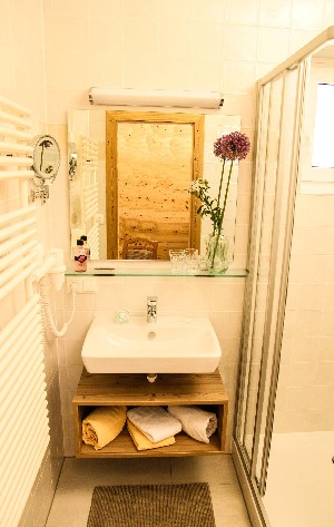 Hotel PEOPLE'S HOTEL wakacje