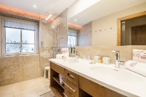 Hotel FAMILIEN- UND WELLNESSHOTEL DER HANNESHOF - DAS MONTANA wakacje