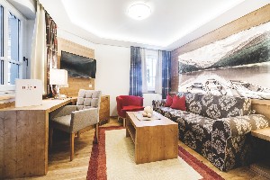 Hotel FAMILIEN- UND WELLNESSHOTEL DER HANNESHOF - DAS MONTANA wakacje