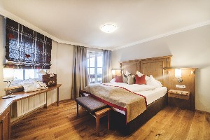 Hotel FAMILIEN- UND WELLNESSHOTEL DER HANNESHOF - DAS MONTANA wakacje