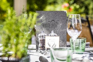 Hotel FAMILIEN- UND WELLNESSHOTEL DER HANNESHOF - DAS MONTANA wakacje