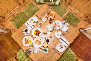 Hotel FAMILIEN- UND WELLNESSHOTEL DER HANNESHOF - DAS MONTANA wakacje