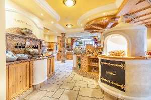 Hotel FAMILIEN- UND WELLNESSHOTEL DER HANNESHOF - DAS MONTANA wakacje