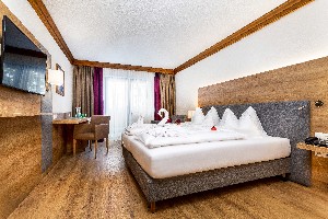 Hotel UNTERHOF wakacje