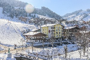 Hotel ALMRAUSCH wakacje