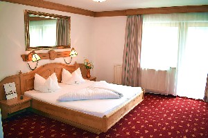 Hotel MALERHAUS wakacje