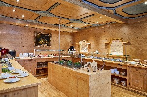 Hotel HUBERTUSHOF - IHR HOTEL MIT HERZ wakacje