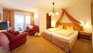 Hotel HUBERTUSHOF - IHR HOTEL MIT HERZ wakacje