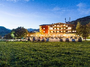 Hotel HARMONY HOTEL HARFENWIRT wakacje