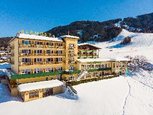 Hotel HARMONY HOTEL HARFENWIRT wakacje