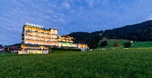 Hotel HARMONY HOTEL HARFENWIRT wakacje