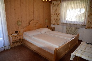 Hotel GÄSTEHAUS LÄRCHENHEIM wakacje