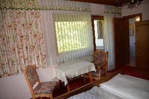 Hotel GÄSTEHAUS LÄRCHENHEIM wakacje