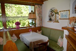 Hotel GÄSTEHAUS LÄRCHENHEIM wakacje