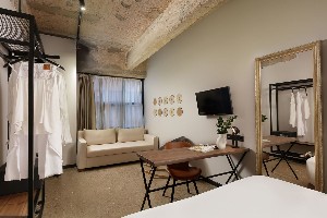 Deluxe Room (Atrium View)