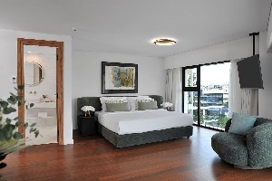 Deluxe Suite (With Jacuzzi)