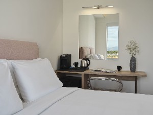 Superior Suite (LateralSeaView)