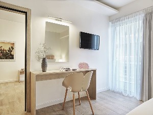 2 Bedroom FamilySuite (LateralSeaView)