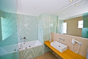 Bath Junior Suite